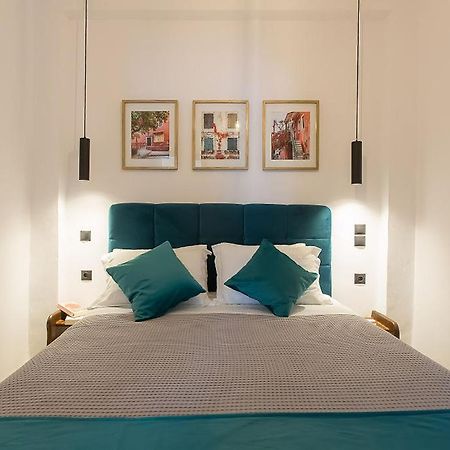 Deluxe Town Hall Square Flat In Historical Center 2 コルフ島 エクステリア 写真