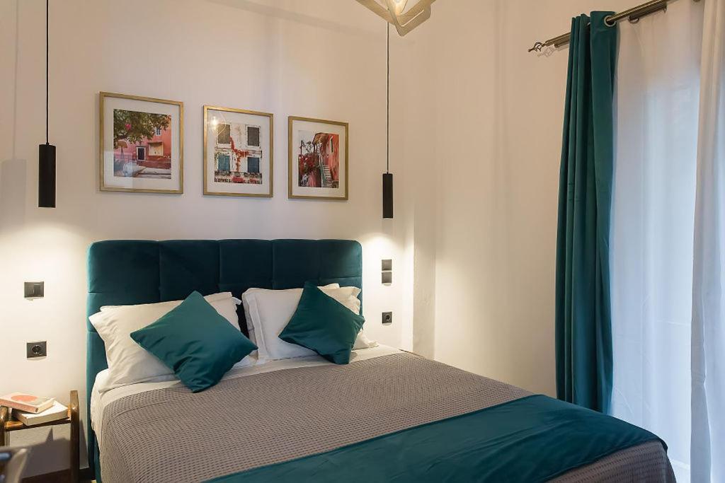 Deluxe Town Hall Square Flat In Historical Center 2 コルフ島 エクステリア 写真